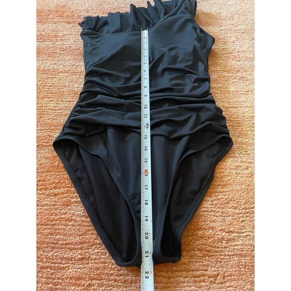 Hilor Black One Shoulder One Piece Swimsuit Women's Great Condition Size S-M - Picture 6 of 7